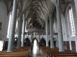 Pfarrkirche St. Andreas, Chorseite.jpg