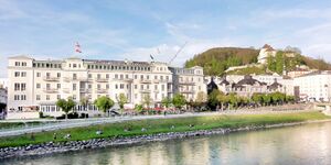 Hotel Sacher und Cafe Bazar.jpg