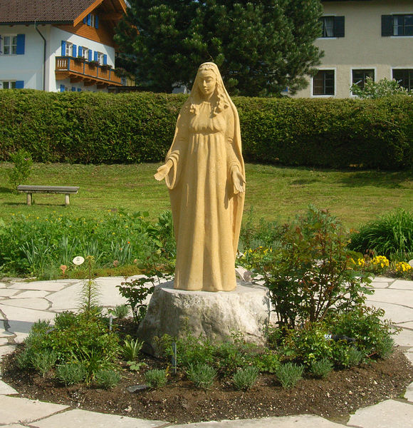 Datei:Sophia-Maria Statue.jpg