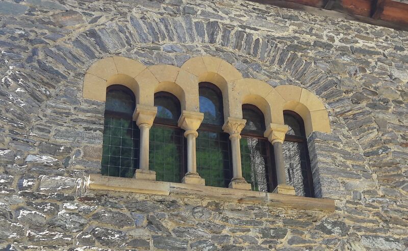 Datei:Burg Finstergrün 1 (32).jpg