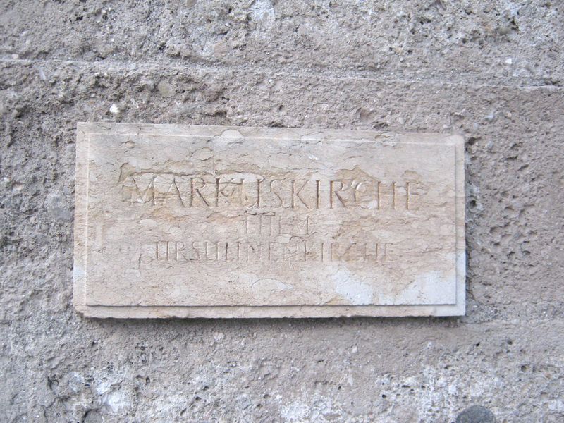 Datei:Markuskirche Schild.jpg