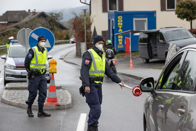 Datei:Quarantäne für Kuchl Kontrolle.jpg