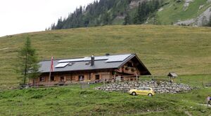 Poschn-Hütte auf der Genneralm, südwestliche Ansicht.jpg