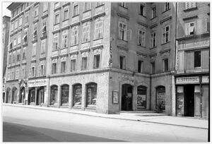 Amerika Haus Salzburger Landesreisebüro Alter Markt 1948.jpg