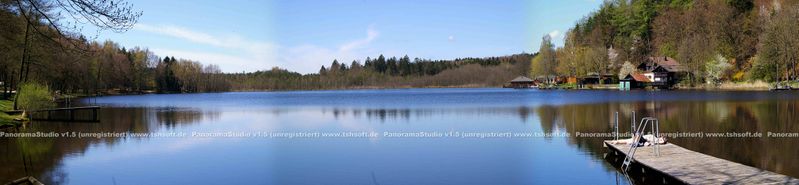 Datei:Holzöstersee Panorama.jpg