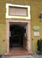 Marmornes Eingangstor beim Schloss Laufen.jpg