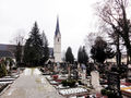 Maxglaner Friedhof mit Kirche.jpg