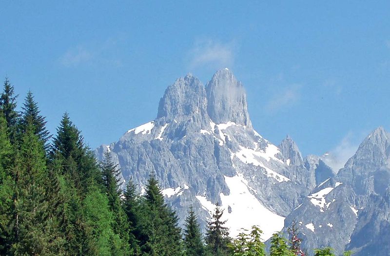 Datei:Bischofsmütze.jpg