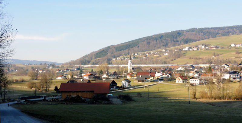Datei:Oberwang von der St. Konrad-Kirche aus.JPG