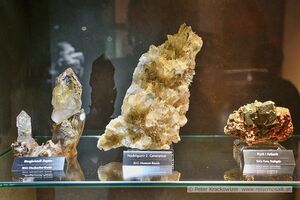Rauriser Talmuseum Mineralien in der Goldberggruppe 04.jpg