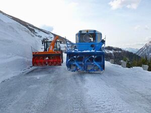 Großglockner Hochalpenstraße Schneeräumung 14 April 2015 07.jpg