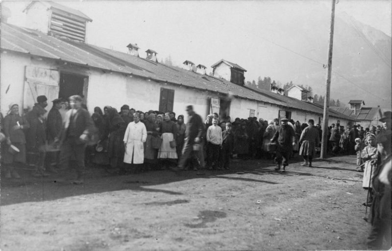 Datei:Lager Niederalm Kriegsflüchtlinge.jpg