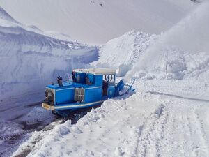 Grossglockner Hochalpenstrasse Schneeräumung 2018 14.jpg