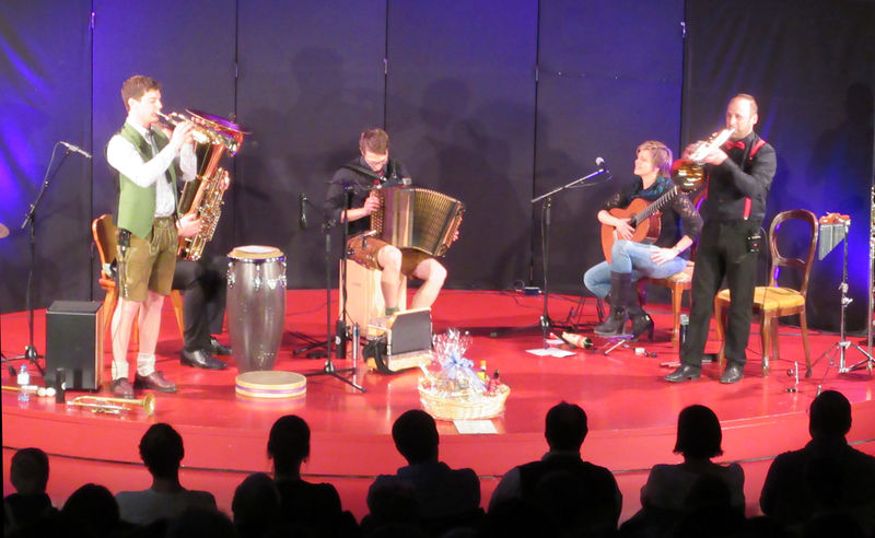 Datei:Musikgruppe Grenz Wertig IMG 1669.JPG