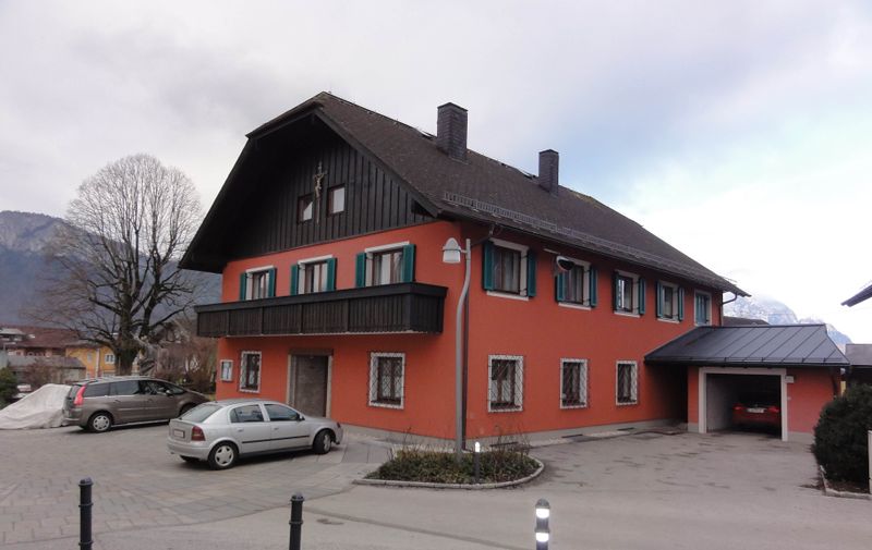 Datei:Pfarrhof von Oberalm.jpg