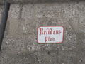 Residenzplatz Straßenschild aktuell.jpg