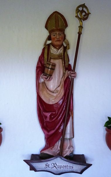 Datei:Rupertuskapelle bei Hohenbergham, innen.jpg