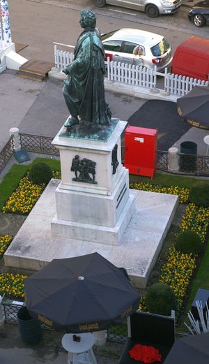 Mozartdenkmal.JPG