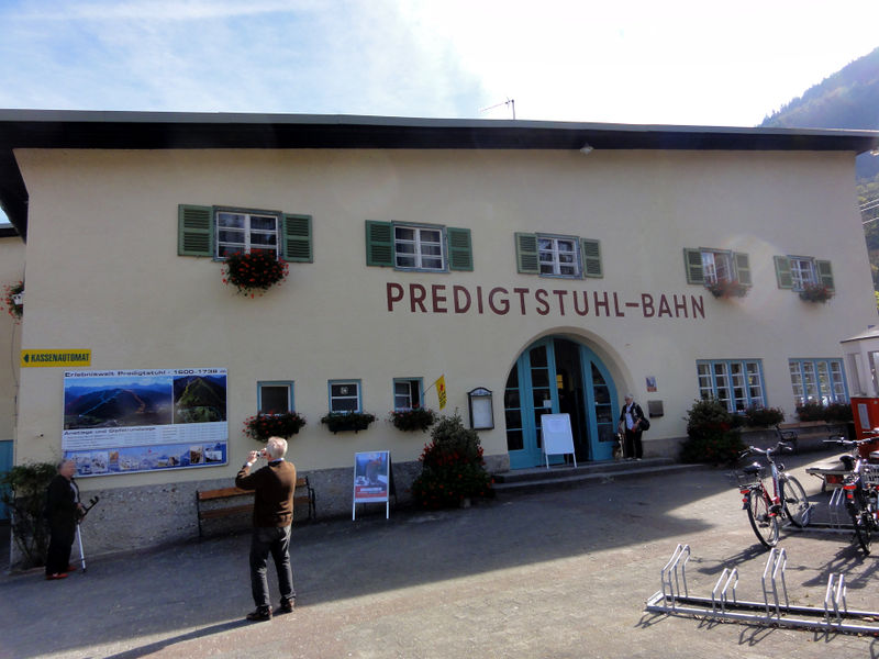 Datei:Predigtstuhlbahn in Bad Reichenhall.jpg