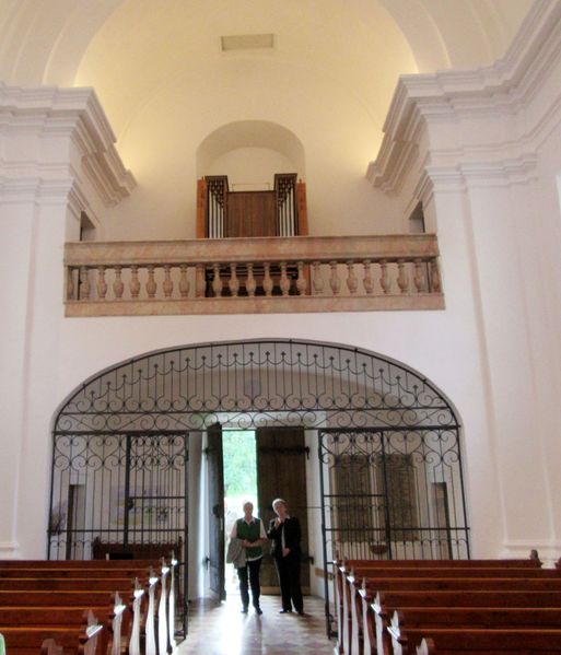 Datei:Empore mit Orgel in St. Lorenz.jpg