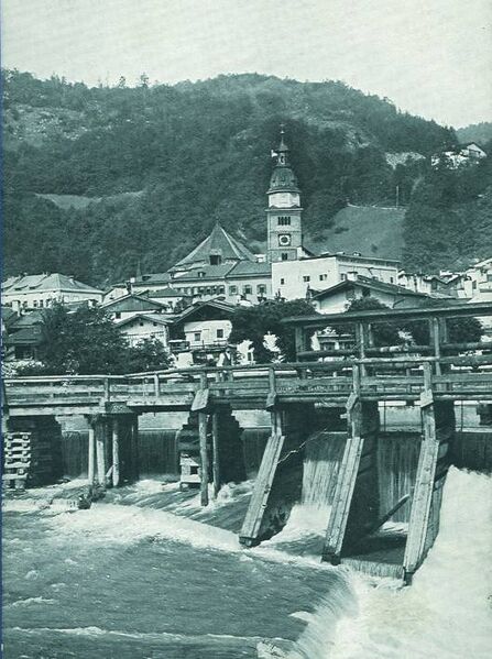 Datei:Hallein Kleine Salzach.jpg