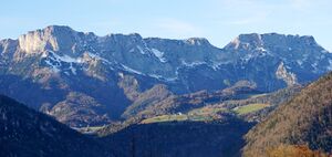 Untersberg, davor Ettenberg.jpg