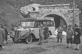 Gräf und Stift Omnibus vor Hochtor Tunnel Südportal vermutlich Frühjahr 1935.jpg
