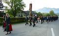 Ankunft des Thalgauer Kameradschaftsbundes bei der 1. Mai-Wallfahrt in Mondsee.jpg
