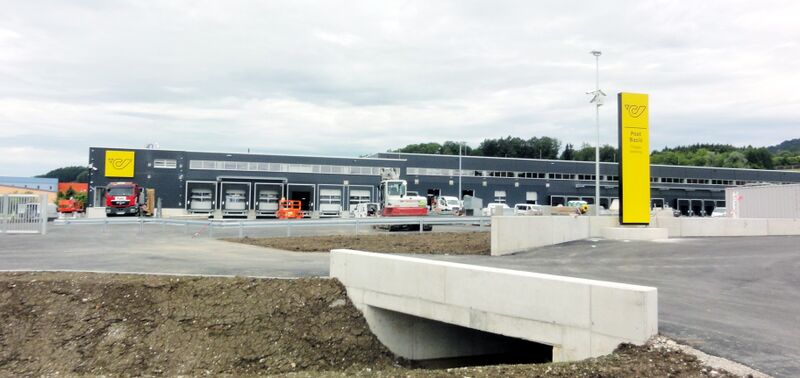 Datei:Postbasis Thalgau, Zufahrt.jpg