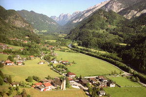 Scheffau am Tennengebirge v. Helisky.jpg