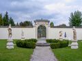 Aiglhof Salzburg Gartenportal.jpg