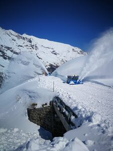 Großglockner Hochalpenstraße Schneeräumung 2021 14.jpg