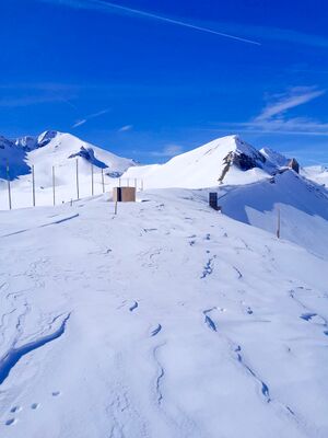 Großglockner Hochalpenstraße Schneeräumung 2024 05.jpg