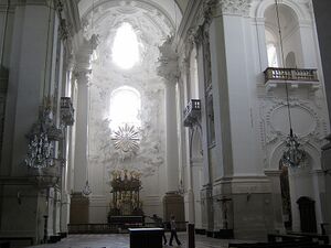 Kollegienkirche innen.jpg