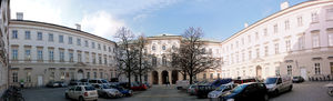 Mirabellschloss, Innenhof.JPG