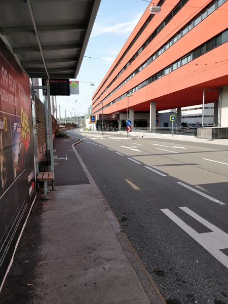 Datei:Science City Itzling (Haltestelle).jpg