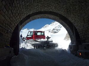 Großglockner Hochalpenstraße Schneeräumung 2017 Nordrampe 38.jpg