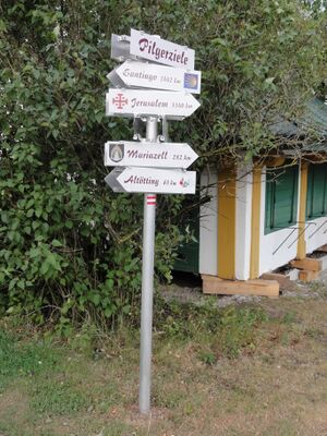 Pilgerwegweiser in Maria Plain.JPG