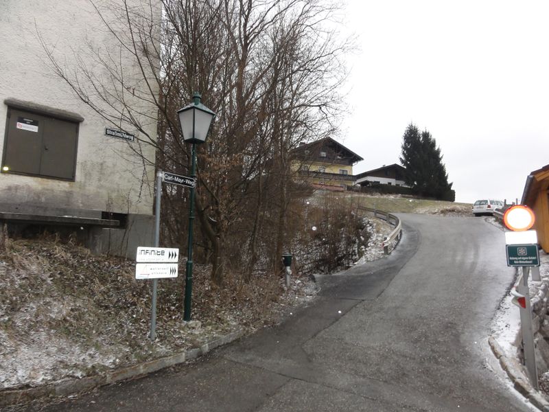 Datei:Carl-Mayr-Weg (Henndorf).jpg