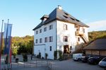 Schloss Mattsee, westliche Ansicht.jpg