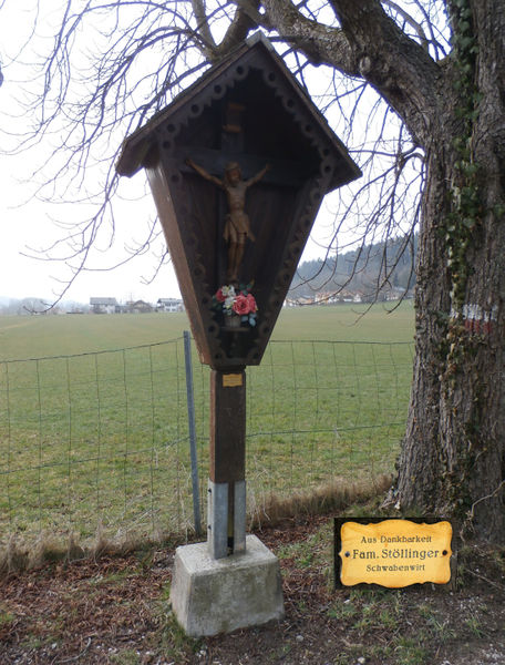 Datei:Schwabenwirt-Wegkreuz an der Bräukeller-Allee.jpg