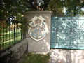 Sighartstein, Wappen beim Eingangstor 074.jpg