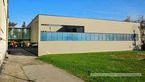 Turnhalle der Bundeshandelsakademie Bundeshandelsschule Neumarkt 02.jpg