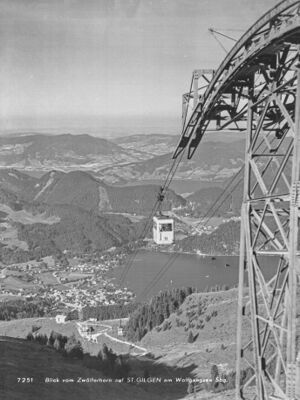 Zwölferhorn-Seilbahn Risch-Lau 02.jpg