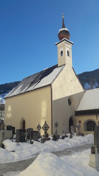 Datei:Friedhofskapelle Rauris 20211219 1.jpg