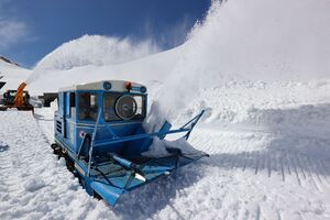 Großglockner Hochalpenstraße Schneeräumung 2021 87.jpg