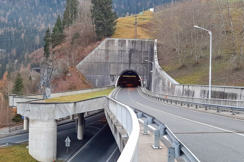 Datei:Gigerachtunnel Portal Salzachtal.jpg