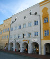 Altes Bürgerhaus am Stadtplatz in Mühldorf.jpg