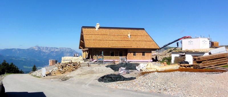 Datei:Neuerrichtung der Enzianhütte.jpg