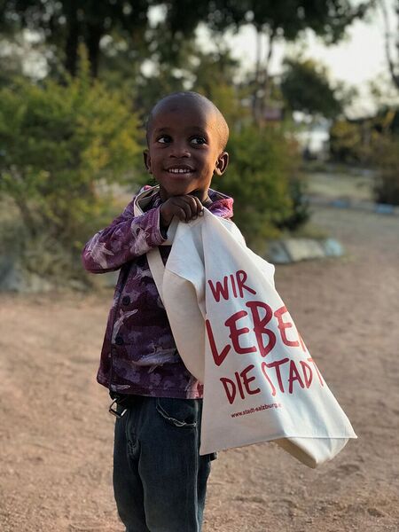 Datei:Singida Bub.jpg